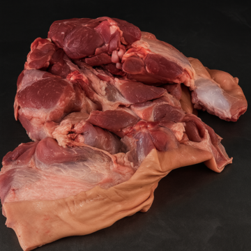 Spalla di maiale con cotenna